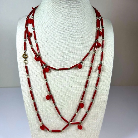 Vintage Opera Length Necklace Red Glass Bugle Beads Lucite Dangles MCM Mod Retro - Picture 4 of 8